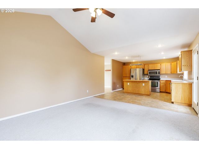 15035 PEBBLE BEACH Dr, Oregon City, OR 97045