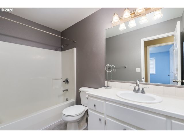 15035 PEBBLE BEACH Dr, Oregon City, OR 97045