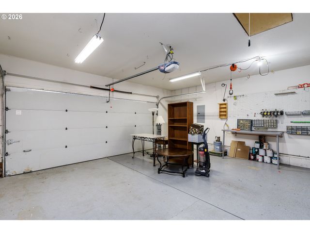 15035 PEBBLE BEACH Dr, Oregon City, OR 97045