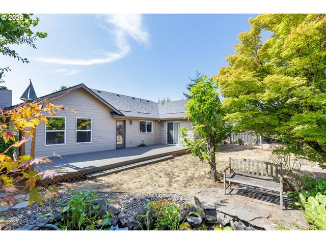 15035 PEBBLE BEACH Dr, Oregon City, OR 97045