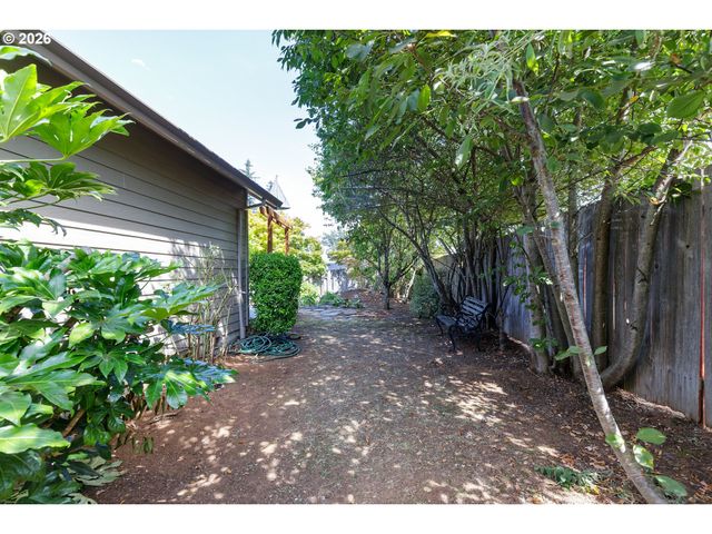 15035 PEBBLE BEACH Dr, Oregon City, OR 97045