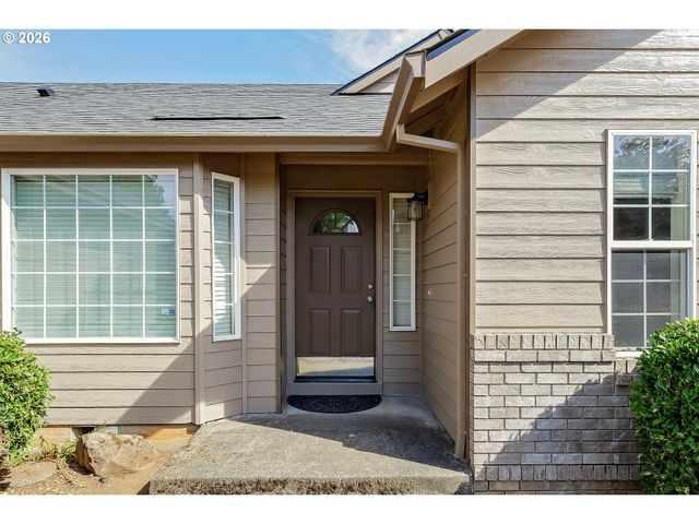 15035 PEBBLE BEACH Dr, Oregon City, OR 97045