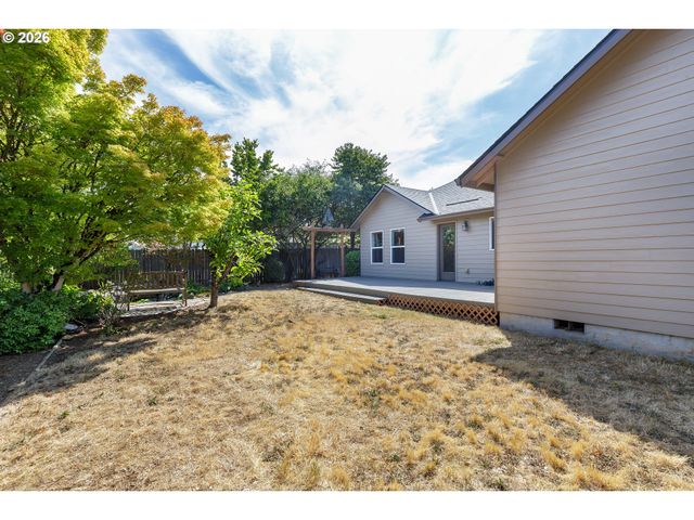 15035 PEBBLE BEACH Dr, Oregon City, OR 97045