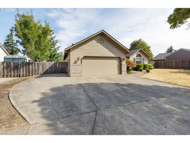 15035 PEBBLE BEACH Dr, Oregon City, OR 97045
