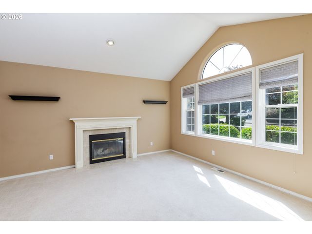 15035 PEBBLE BEACH Dr, Oregon City, OR 97045