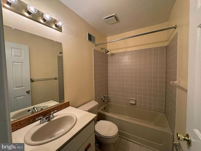 802 SEMINOLE GDNS, Ambler, PA 19002