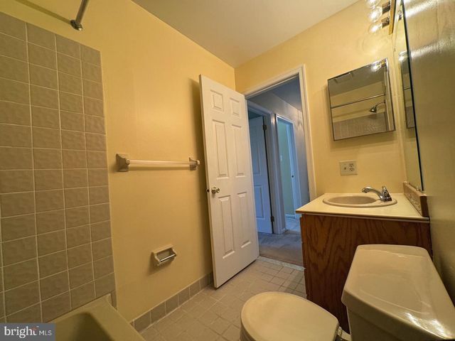 802 SEMINOLE GDNS, Ambler, PA 19002
