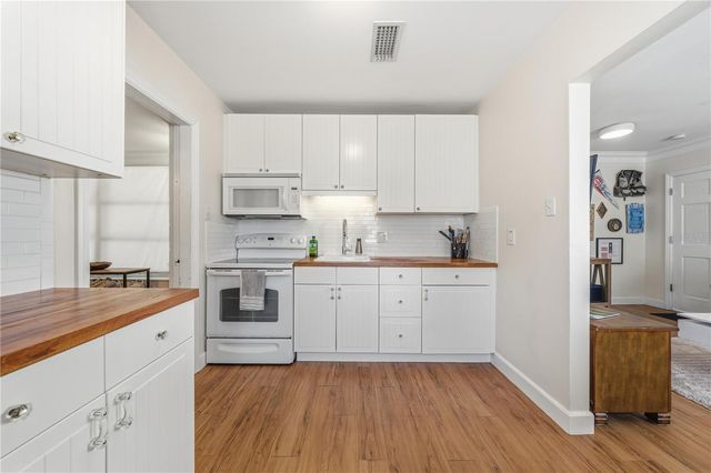 5136 4TH AVENUE N, St Petersburg, FL 33710