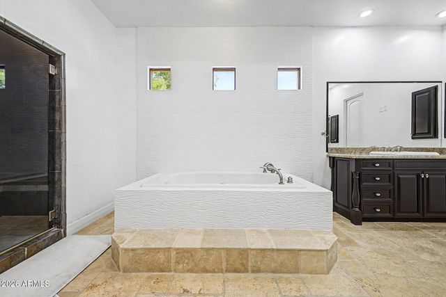 7320 E SWEETWATER Avenue, Scottsdale, AZ 85260