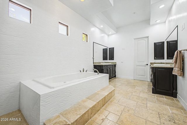 7320 E SWEETWATER Avenue, Scottsdale, AZ 85260