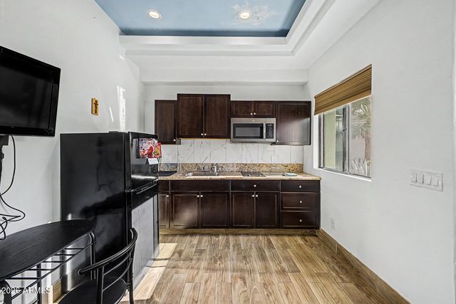 7320 E SWEETWATER Avenue, Scottsdale, AZ 85260
