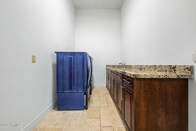 7320 E SWEETWATER Avenue, Scottsdale, AZ 85260