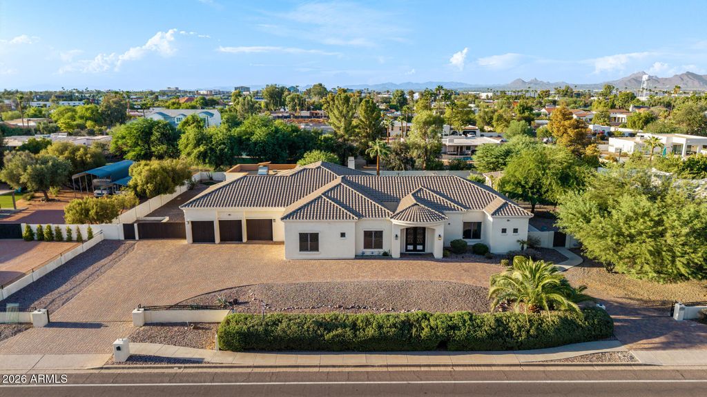 7320 E SWEETWATER Avenue, Scottsdale, AZ 85260 — photo 5