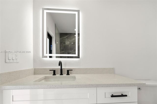 919 Columbus Blvd S, Lehigh Acres, FL 33974