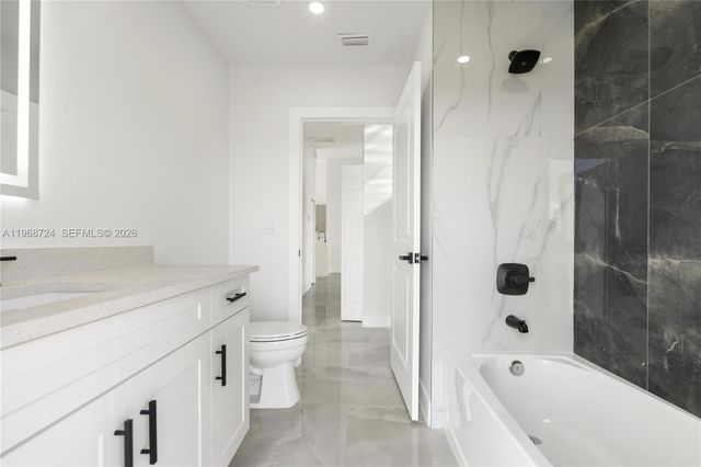 919 Columbus Blvd S, Lehigh Acres, FL 33974