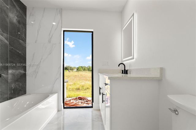 919 Columbus Blvd S, Lehigh Acres, FL 33974