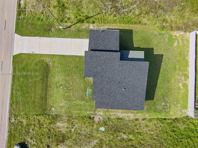 919 Columbus Blvd S, Lehigh Acres, FL 33974