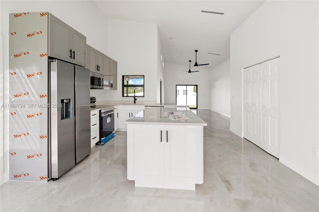 919 Columbus Blvd S, Lehigh Acres, FL 33974