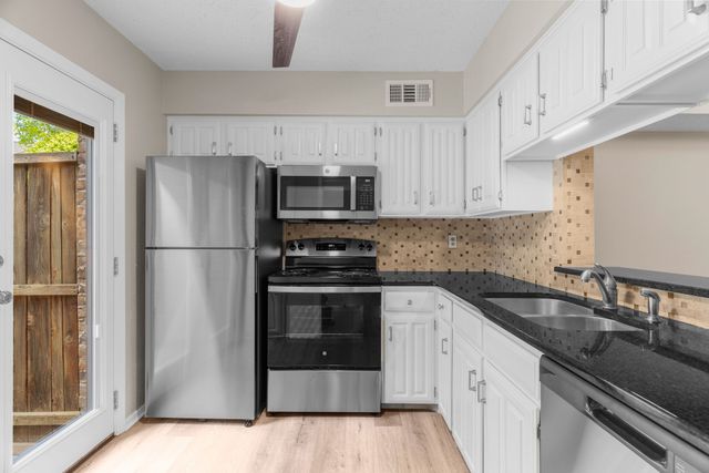 333 Melrose Drive 4D, Richardson, TX 75080