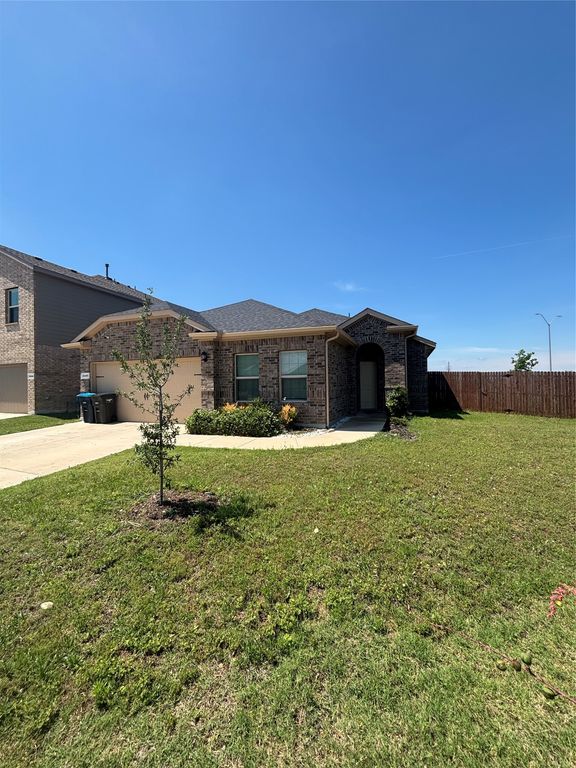 2440 Edisto Beach Drive, Fort Worth, TX 76108