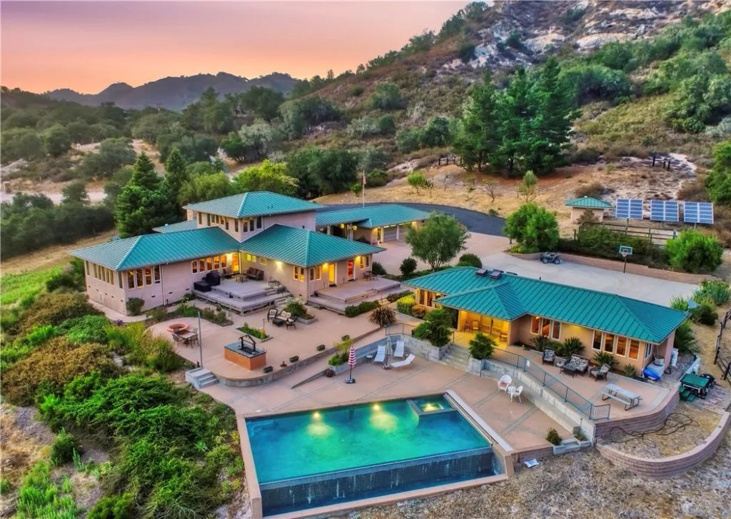 Image 1 of property listing at 4570 Christine Loomis Drive, Arroyo Grande, CA 93420