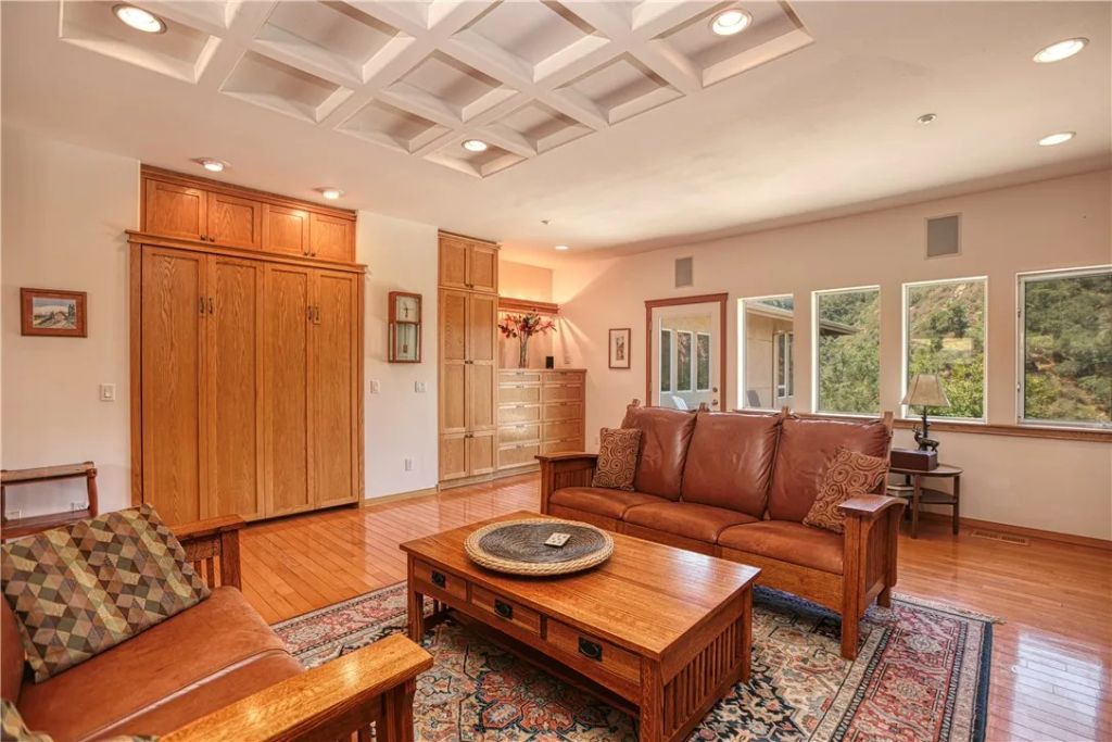 Image 11 of property listing at 4570 Christine Loomis Drive, Arroyo Grande, CA 93420