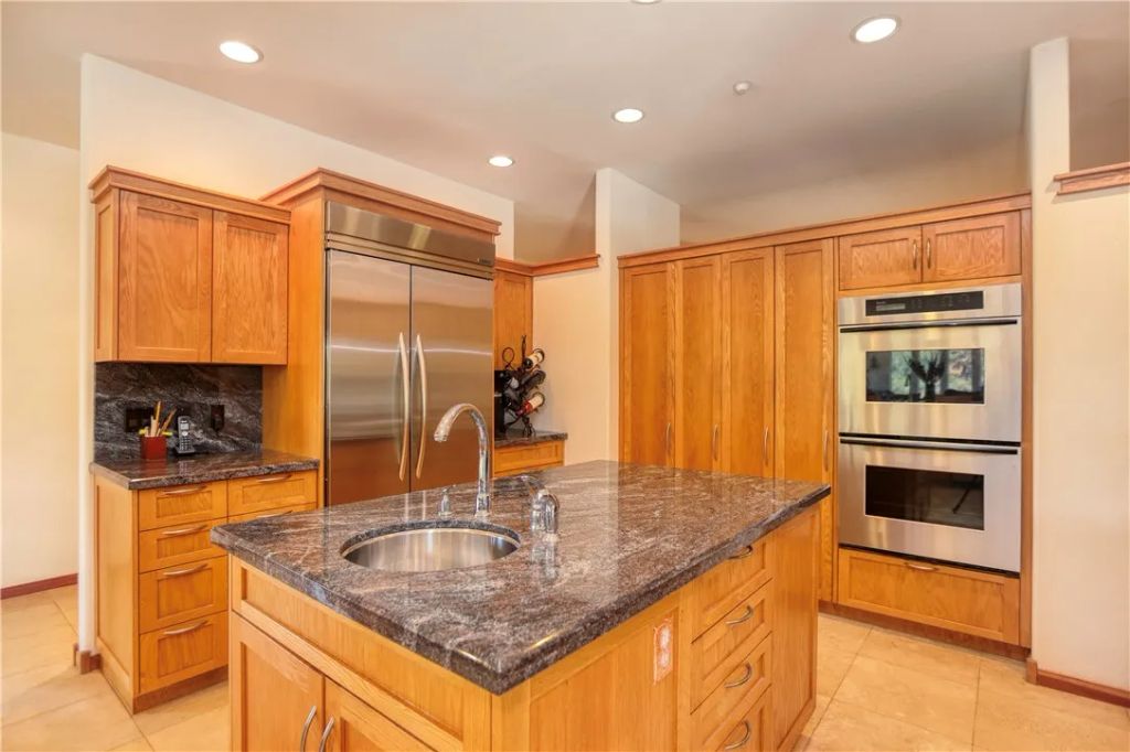 Image 16 of property listing at 4570 Christine Loomis Drive, Arroyo Grande, CA 93420