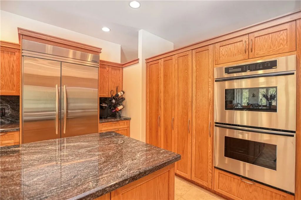 Image 18 of property listing at 4570 Christine Loomis Drive, Arroyo Grande, CA 93420