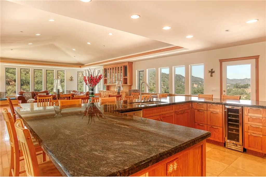Image 20 of property listing at 4570 Christine Loomis Drive, Arroyo Grande, CA 93420