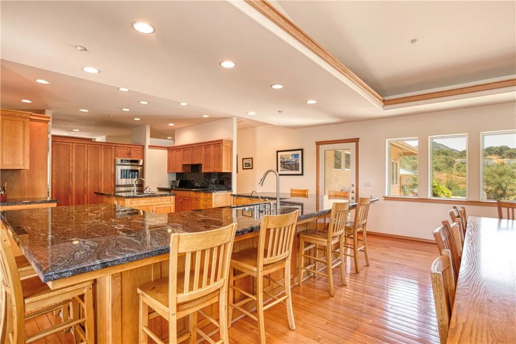 Image 22 of property listing at 4570 Christine Loomis Drive, Arroyo Grande, CA 93420