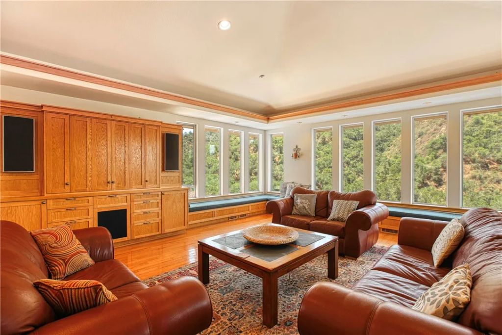 Image 24 of property listing at 4570 Christine Loomis Drive, Arroyo Grande, CA 93420