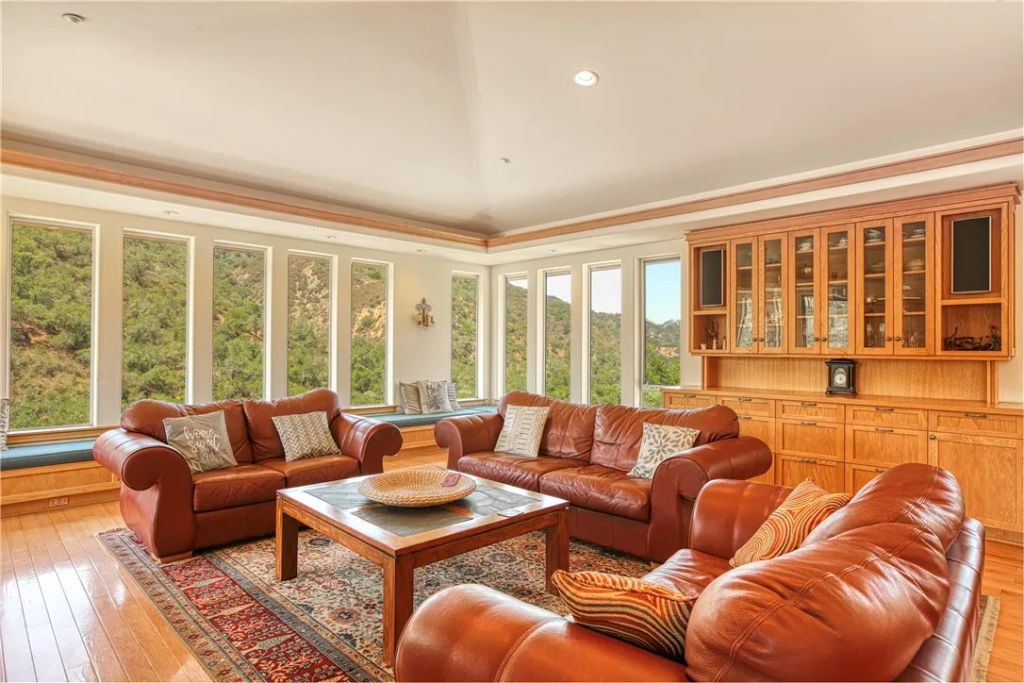 Image 25 of property listing at 4570 Christine Loomis Drive, Arroyo Grande, CA 93420