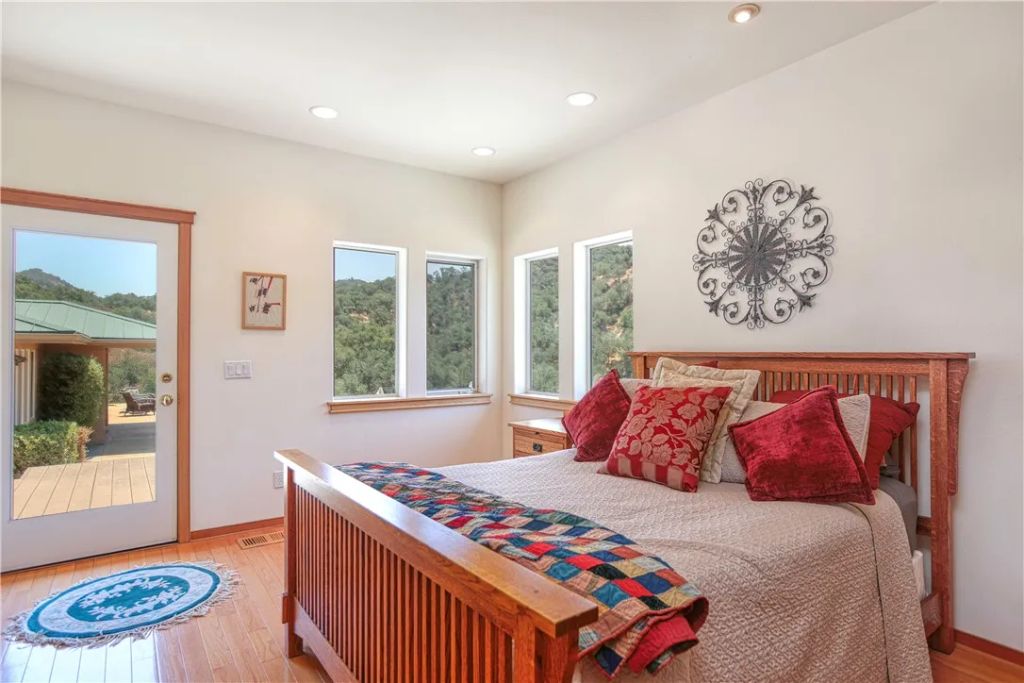 Image 27 of property listing at 4570 Christine Loomis Drive, Arroyo Grande, CA 93420