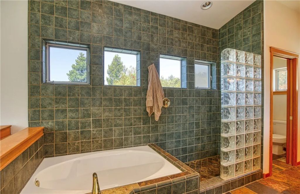 Image 36 of property listing at 4570 Christine Loomis Drive, Arroyo Grande, CA 93420