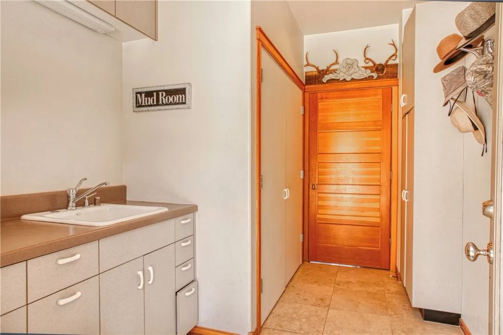 Image 38 of property listing at 4570 Christine Loomis Drive, Arroyo Grande, CA 93420