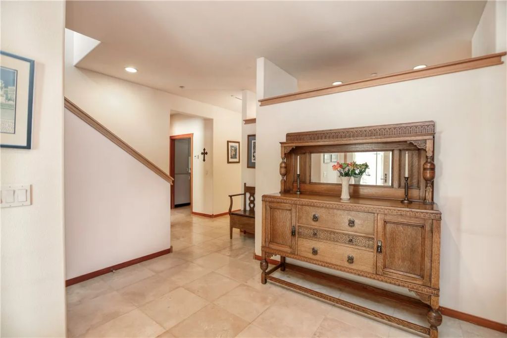 Image 5 of property listing at 4570 Christine Loomis Drive, Arroyo Grande, CA 93420