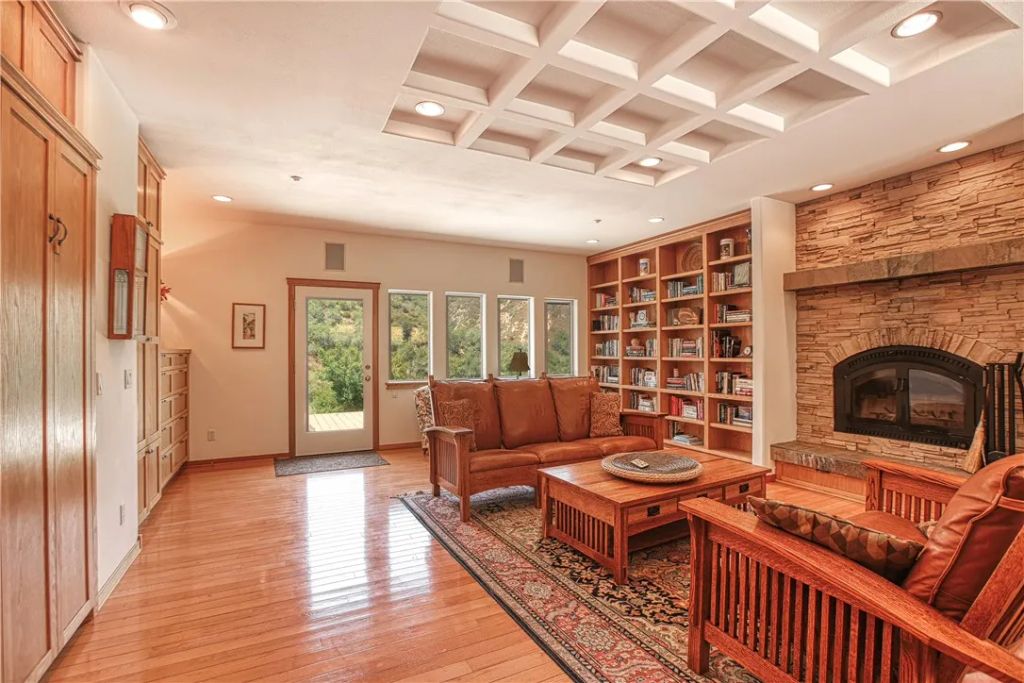 Image 7 of property listing at 4570 Christine Loomis Drive, Arroyo Grande, CA 93420