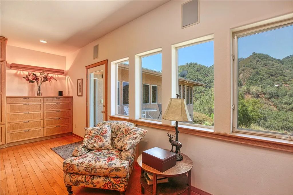 Image 10 of property listing at 4570 Christine Loomis Drive, Arroyo Grande, CA 93420