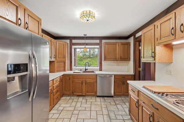 5575 Giles Avenue NE, Rockford, MI 49341