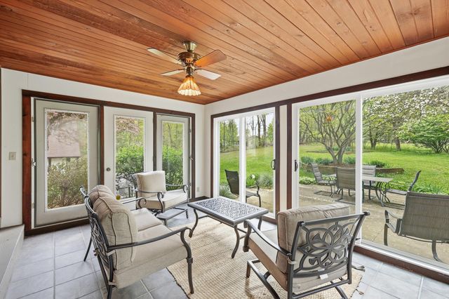 5575 Giles Avenue NE, Rockford, MI 49341