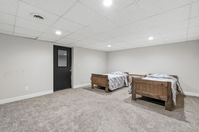 5575 Giles Avenue NE, Rockford, MI 49341