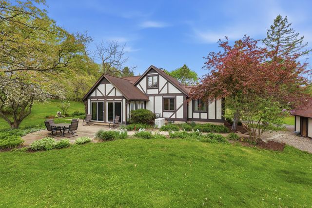 5575 Giles Avenue NE, Rockford, MI 49341