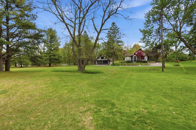5575 Giles Avenue NE, Rockford, MI 49341