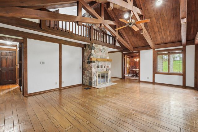 5575 Giles Avenue NE, Rockford, MI 49341