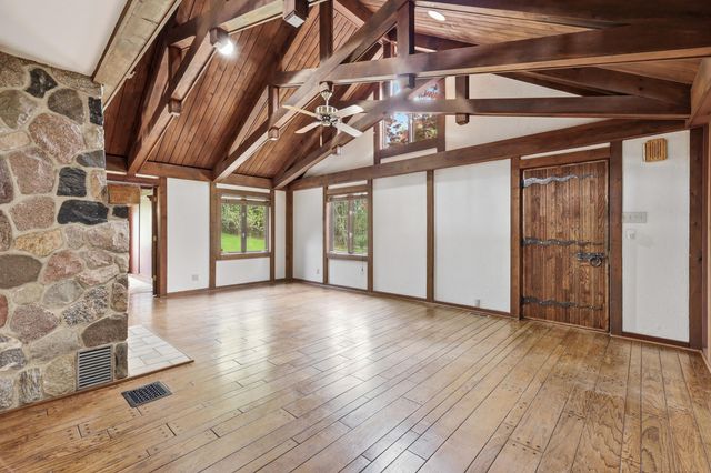5575 Giles Avenue NE, Rockford, MI 49341