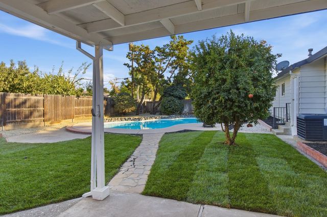 3232 Mission Ave, Carmichael, CA 95608