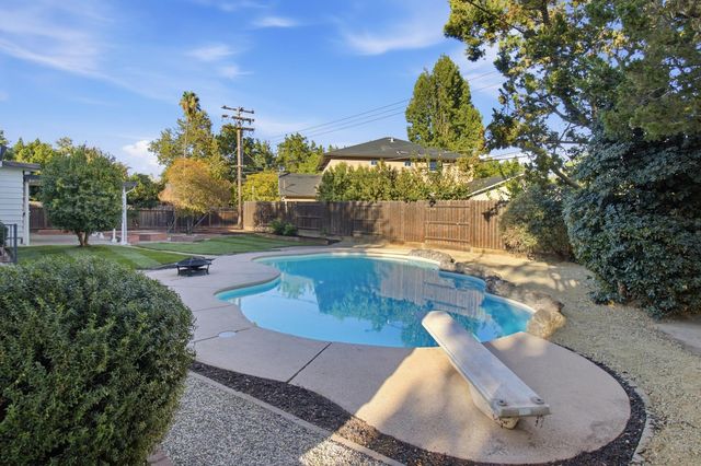 3232 Mission Ave, Carmichael, CA 95608