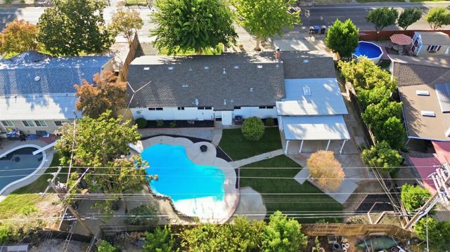 3232 Mission Ave, Carmichael, CA 95608