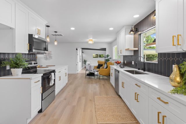 3232 Mission Ave, Carmichael, CA 95608