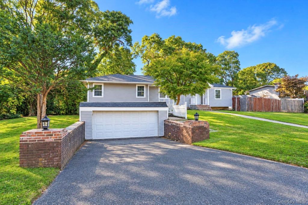 52 March Court, Selden, NY 11784 — photo 2